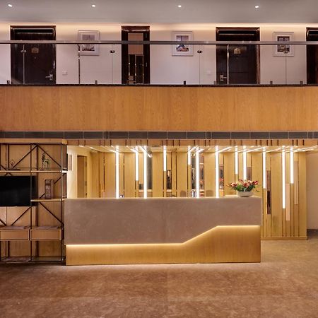Deventure Sarovar Portico Patel Nagar Нью-Делі Екстер'єр фото