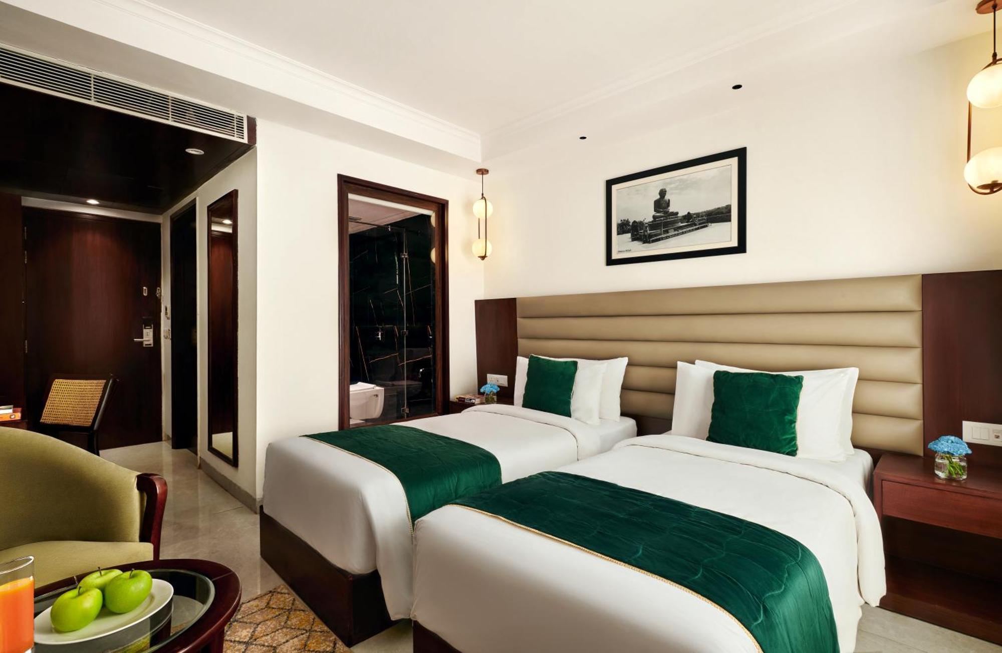 Deventure Sarovar Portico Patel Nagar Нью-Делі Екстер'єр фото
